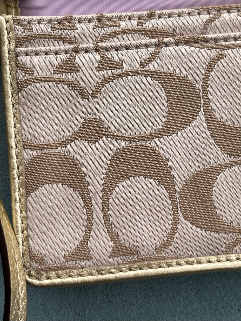 EUC Coach Poppy Graffiti Beige Signature Canvas Wallet Wristlet - Picture 14 of 15